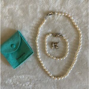 Tiffany & Co Infinity Pearl Bracelet necklace and earrings